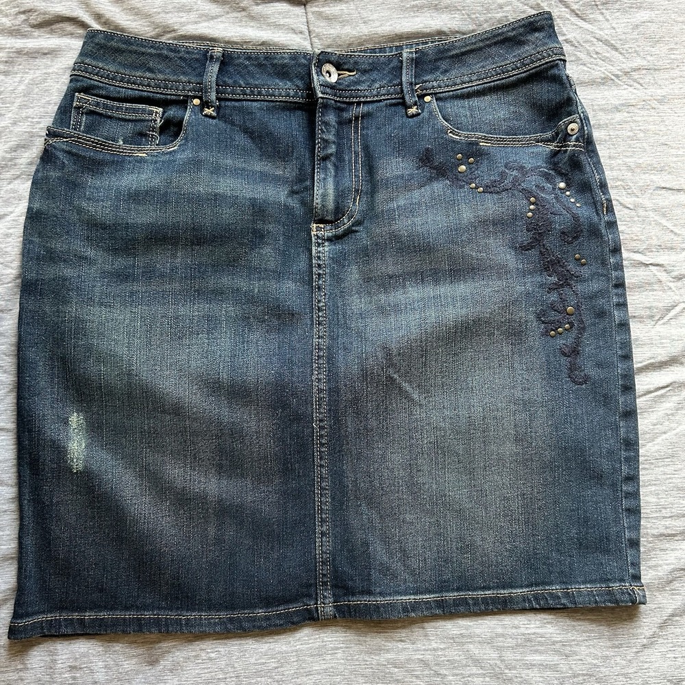 Sonoma Life Style Womens 8 Denim Skirt Dark Wash Embroidered Studded‎ Modern Fit